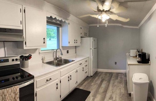 Flinton House | 3 BedR Home close to WaterParks, Museums & Trails