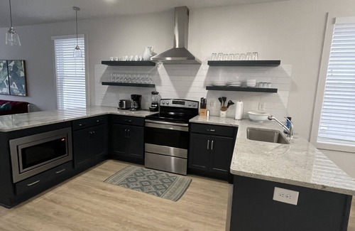 Radnor House | 3-bedroom 2.5 bath new the zoo