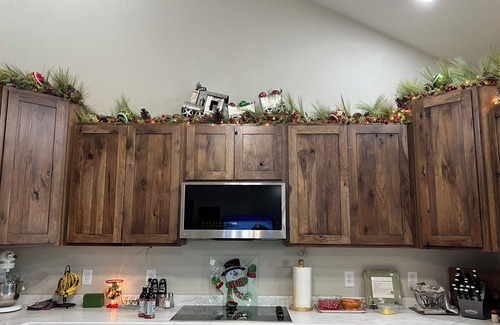 Box Elder House | 3-bedroom 2-bath house with WiFi, AC, 5-TV’S, panoramic views of the Black Hills
