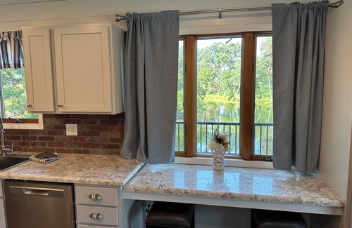 Dorsey House | 3 bedroom 2 bath sleeps 6 comfortably with the option of 8 on a dual twin daybed