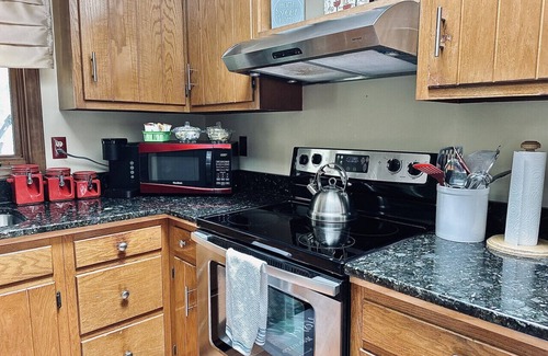 Newport House | 3-bedroom, 2-bath home in Cape Carteret