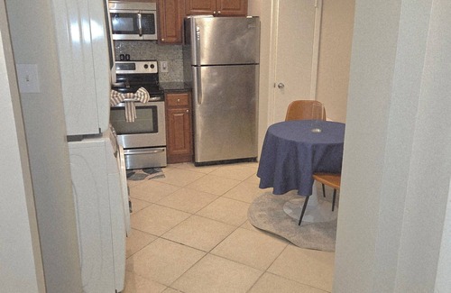 Montpelier Condo | 3 Bedroom 2 Bathroom Cozy, Condo in Laurel, Maryland - Central Location