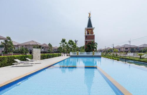 Watthana Nakhon Apartment | 3-bedroom, 3-bathroom townhouse, community with swimming pool, gym, walking street for 20 minutes by car