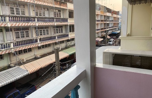 Bang Kho House | 3-bedroom 3-storey townhouse in Bangkok perfect for Group or Family 3-7 guests
