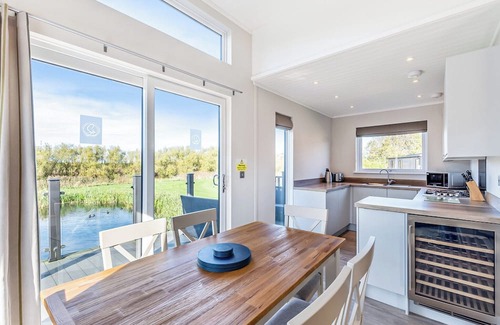 Poulton-le-Fylde Ski Chalet | 3 bedroom accommodation in Poulton-Le-Fylde