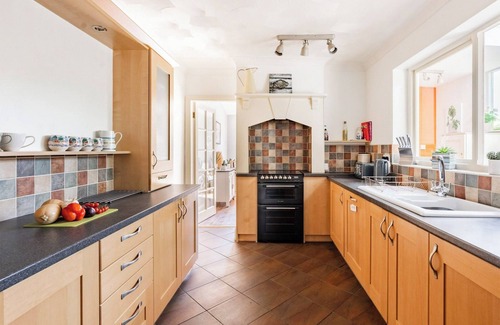Gorleston-on-Sea Cottage | 3 bedroom accommodation in Gorleston-on-Sea, near Great Yarmouth