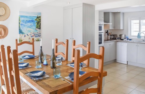 Caister-on-Sea Cottage | 3 bedroom accommodation in Great Yarmouth