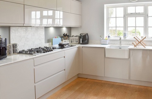 Ewhurst Green Cottage | 3 bedroom accommodation in Ewhurst Green, near Robertsbridge