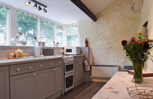 Brynrefail Cottage | 3 bedroom accommodation in Waunfawr, near Caernarfon