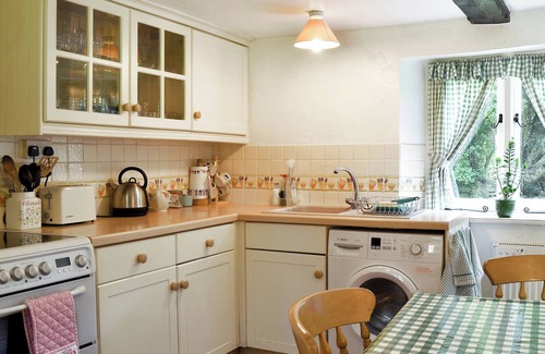 Liphook Cottage | 3 bedroom accommodation in Passfield Common, near Liphook
