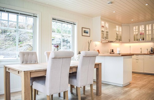 Bomlo House | 3 bedroom amazing home in Mosterhamn