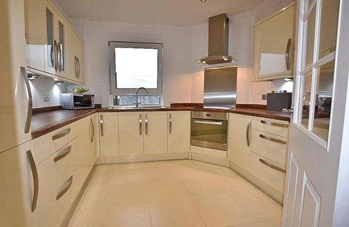 Fort William Apartment | 3 Bedroom Apartment sleeps 5 in Fort William, outdoor capital of the UK.