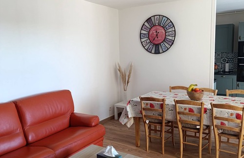 Sedan Apartment | 3-bedroom apartment in Sedan, 5 minutes from Europe's largest fortified castle.