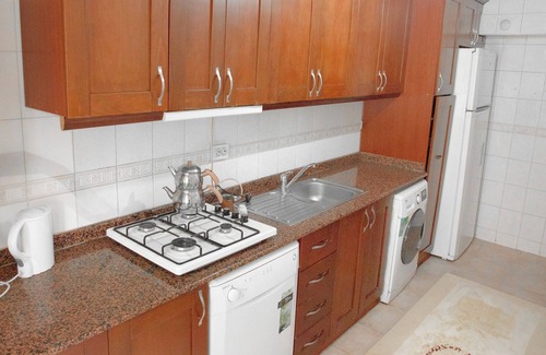 Kagithane Apartment | 3-bedroom apartment in enchanting Istanbul with WiFi, with Full Air Conditioning
