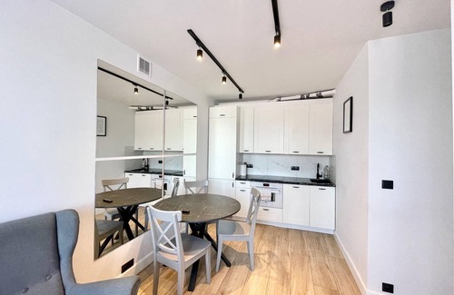 Muranow Apartment | 3 bedroom apartment located on Warsaw Old Town