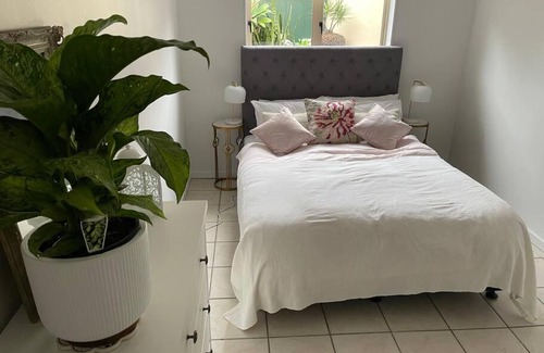 Ashgrove Apartment | 3 bedroom apartment with amazing pool close to city, mountains and amenities