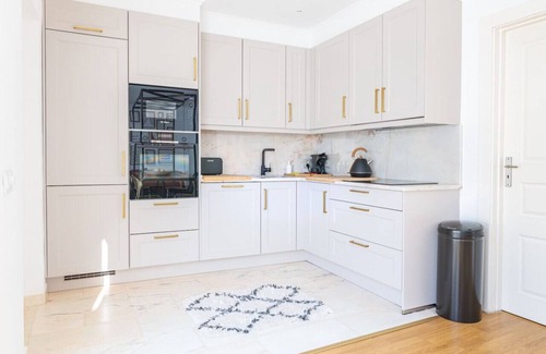 Cacilhas Apartment | 3-bedroom Apt with Private Patio in Cacilhas!