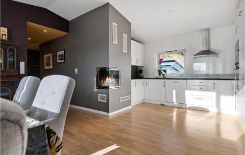 Fana Apartment | 3 Bedroom Awesome Apartment In Nesttun