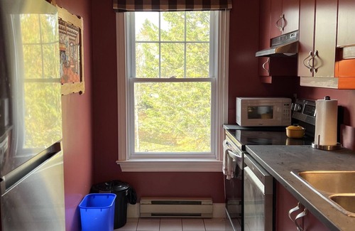 Lac-Brome House | 3 bedroom beautiful condo with Pool/lake/tennis courts access
