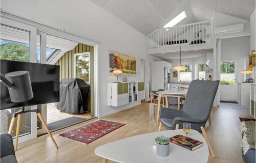 Hejlsminde Strand House | 3 Bedroom Beautiful Home In Hejls