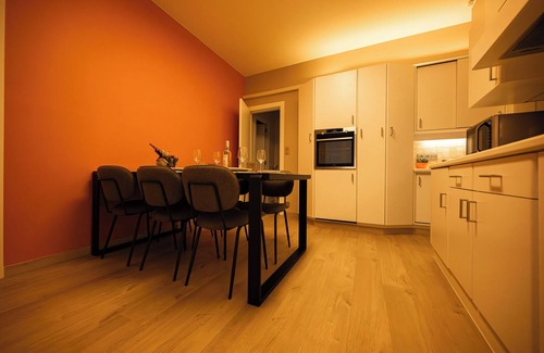 Ieper House | 3-bedroom charming house in the centre of Ieper with Sauna, Poolbiljart, AC.