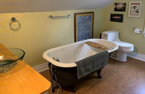 Kincardine House | 3 Bedroom Close to All Amenities