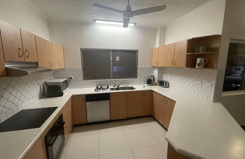 Darwin Condo | 3 bedroom condo perfect tropical retreat
