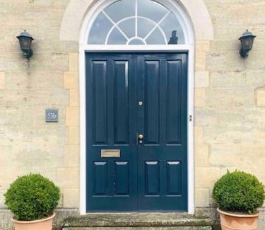 Oundle House | 3 bedroom converted chapel in historic Oundle