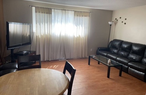 Hardisty Apartment | 3 Bedroom Cozy Apartmentn2 Blocks from Main StreetnPrivate Entrance