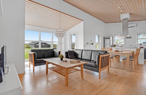 Skaven Strand House | 3 bedroom cozy home in Tarm