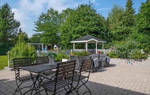 Rageleje House | 3 Bedroom Cozy Home In Vejby
