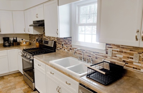 Fallentimber House | 3 Bedroom Family Home w/outdoor pool + hot tub