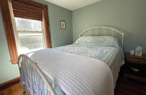 South Glastonbury Other | 3-bedroom farmhouse in Glastonbury on working farm & vineyard
