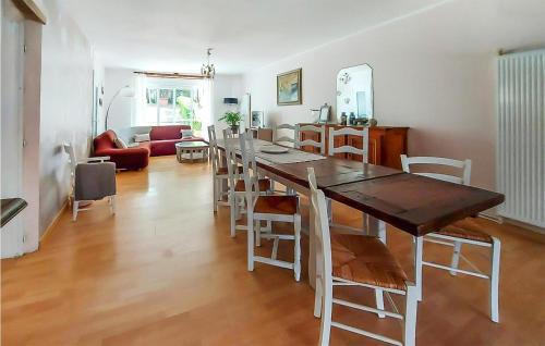 Germont House | 3 Bedroom Gorgeous Home In Germont