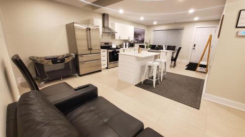 Chapel Hill South House | 3 Bedroom Home, 3 Queen Beds, Close To All Amenities