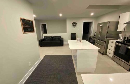 Chapel Hill South House | 3 Bedroom Home, 3 Queen Beds, Close To All Amenities