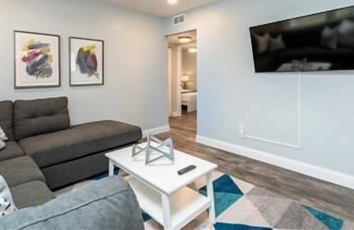Hazelwood House | 3 Bedroom Home in a Convenient Location JZ Vacation Rentals