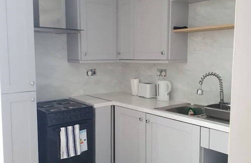 Grimsby House | 3 bedroom Home in Grimsby