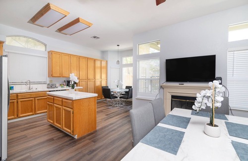 Elk Grove House | 3 bedroom home with pool!