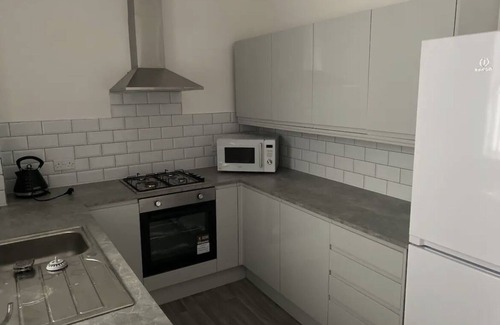 Offerton House | 3 bedroom house available.