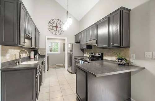 Richmond House | 3-bedroom house close to everything with private fenced in backyard.