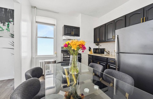 Southeast Yonkers House | 3-bedroom House in Awesome Yonkers with AC and WiFi