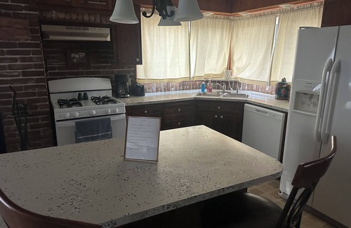 Homerville House | 3-bedroom house in delightful Grafton has AC, WiFi, close to Wellington, Oberlin