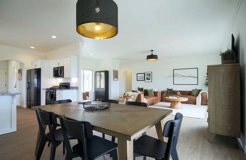 Canon City House | 3-bedroom house in enchanting Cañon City with WiFi, AC. Start your adventure