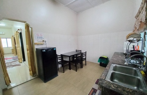 Bukit Naga House | 3-bedroom house in Shah Alam with WiFi, AC, family-friendly & spacious parking