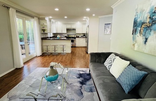 Meadowbrook House | 3-bedroom house in welcoming Seattle with fitness room, WiFi