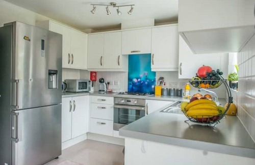 Oldland Common House | 3 BEDROOM HOUSE * SLEEPS 6 * PARKING * GARDEN
