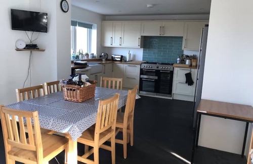 Coldbackie House | 3 Bedroom House - stunning island views and beach