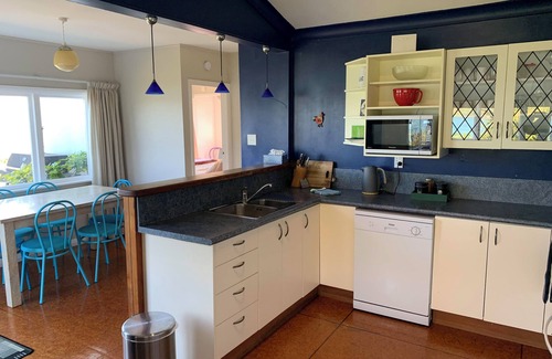 Lower Hutt House | 3 Bedroom House with Amazing Sea Views.