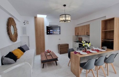 Perissa Apartment | 3 Bedroom House With Free car Rental